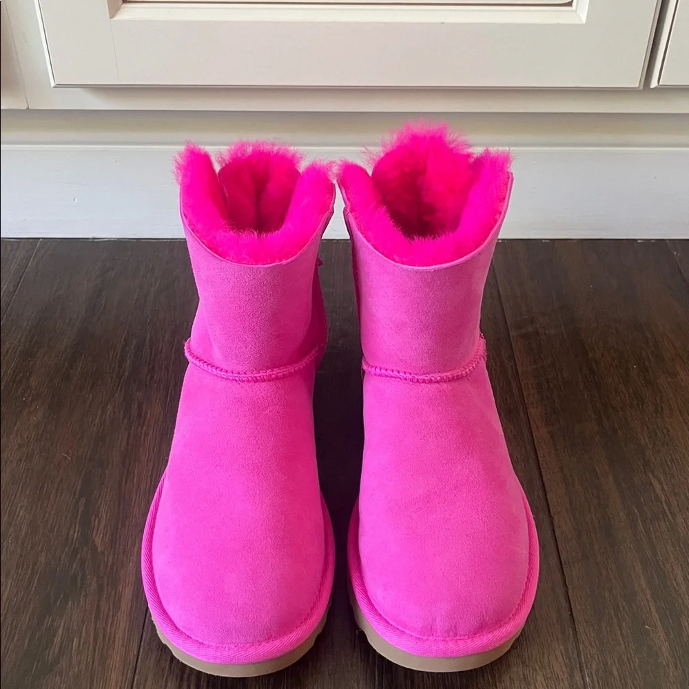 NWT UGG BAILEY BOW II BOOTS